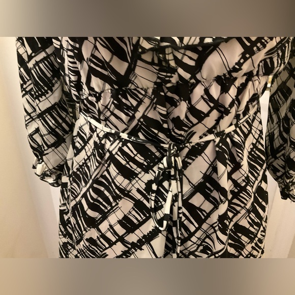 Black and cream ruffled mini dress - Picture 4 of 7